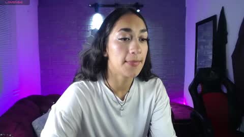 Snapshot of mia_strong_m chatting on April 2026 05:40:01 PM mia_strong_m online show from April 2026 05:40:01 PM