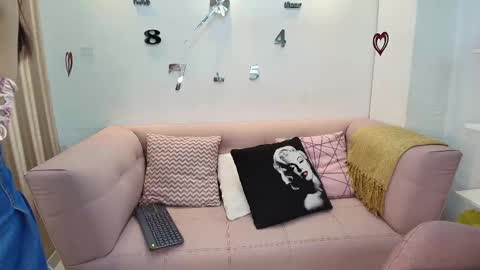 Snapshot of mia_suki chatting on March 2025 08:14:02 PM Mia online show from March 2025 08:14:02 PM