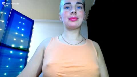 Mia. online show from December 2024 09:43:02 PM