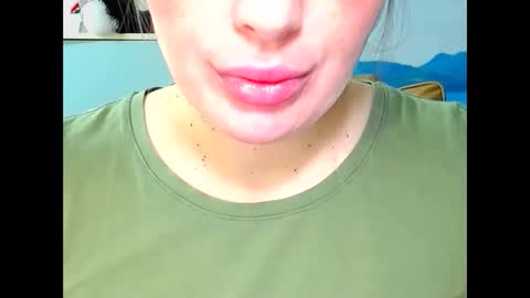 Mia. online show from December 2025 04:34:02 PM