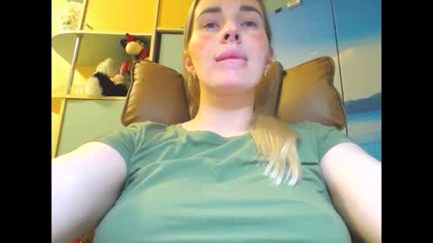 Mia. online show from April 2026 07:30:02 PM