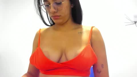 Mia  and  Devin  online show from September 2025 11:28:01 PM