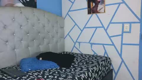 mia_thompson_0 online show from June 2026 01:55:01 PM