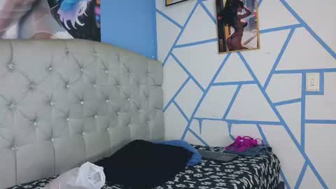 mia_thompson_0 online show from June 2026 12:39:01 PM