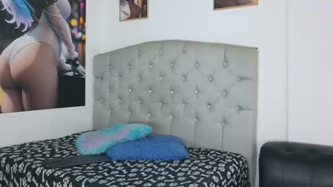 mia_thompson_0 online show from July 2026 11:45:01 AM