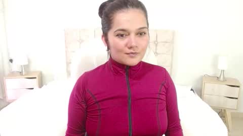 Mia  online show from October 2025 02:09:02 AM