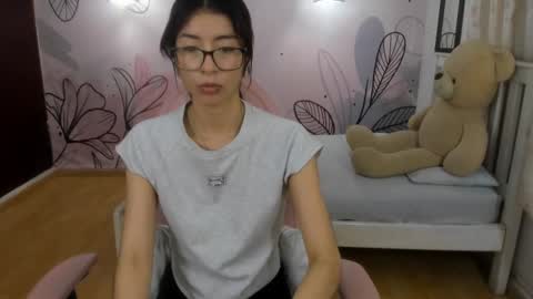 Mia Vanucci online show from February 2025 06:04:01 AM