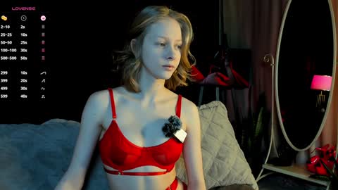 Snapshot of mia_vebes chatting on January 2025 05:22:02 PM Mia online show from January 2025 05:22:02 PM