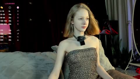 Snapshot of mia_vebes chatting on January 2025 09:09:01 PM Mia online show from January 2025 09:09:01 PM