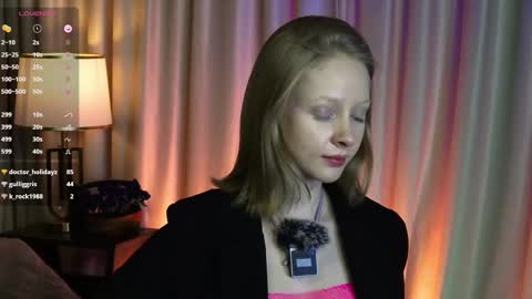 Snapshot of mia_vebes chatting on February 2025 08:42:01 PM Mia online show from February 2025 08:42:01 PM