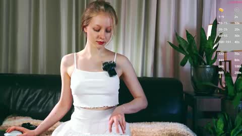 Snapshot of mia_vebes chatting on September 2025 02:51:01 PM Mia online show from September 2025 02:51:01 PM