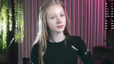 Snapshot of mia_vebes chatting on November 2025 07:39:02 PM Mia online show from November 2025 07:39:02 PM