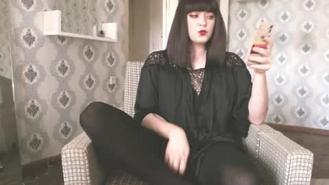 mia_wallase online show from May 2026 04:06:01 AM