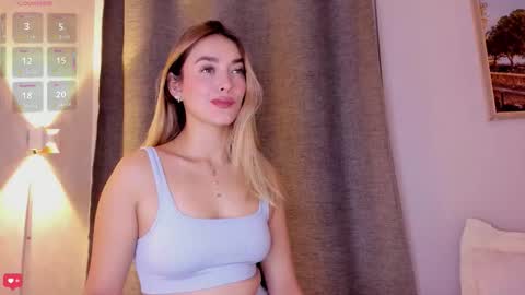 Mia White  online show from November 2025 01:22:02 PM