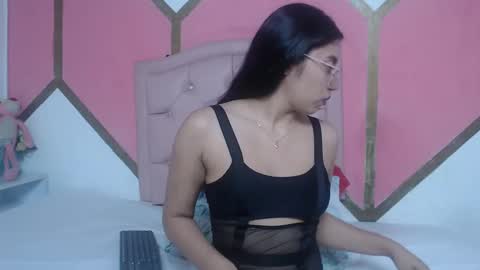 Snapshot of mia_wilsom chatting on October 2025 11:18:01 AM Mia online show from October 2025 11:18:01 AM