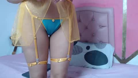 Mia online show from October 2025 11:55:02 AM