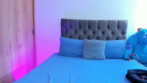    online show from November 2025 02:49:02 PM