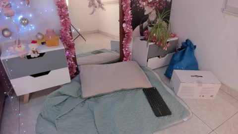 Snapshot of mia_zafir chatting on December 2025 03:26:02 AM mia_zafir online show from December 2025 03:26:02 AM