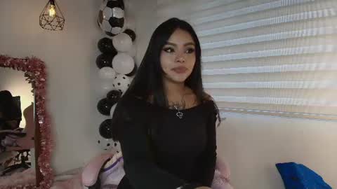 mia_zafir online show from June 2026 09:46:01 PM
