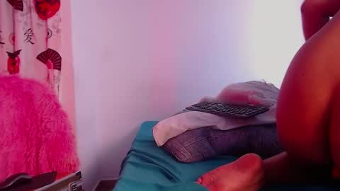 Mia online show from December 2024 06:59:02 PM