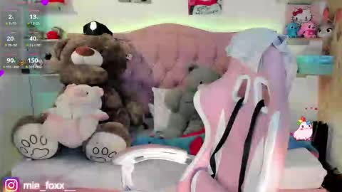 Snapshot of miaa_foxx_ chatting on February 2026 11:28:02 PM Mia online show from February 2026 11:28:02 PM