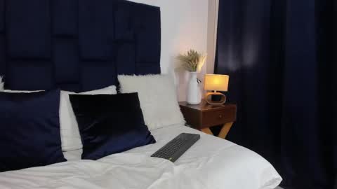 Mia online show from February 2025 02:21:01 PM