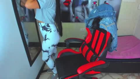 Snapshot of miaa_scott chatting on October 2025 11:08:02 AM online show from October 2025 11:08:02 AM