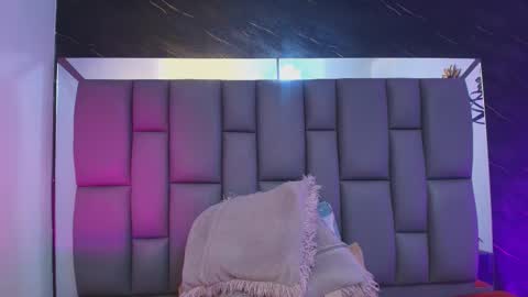 Mia online show from February 2026 12:09:01 PM