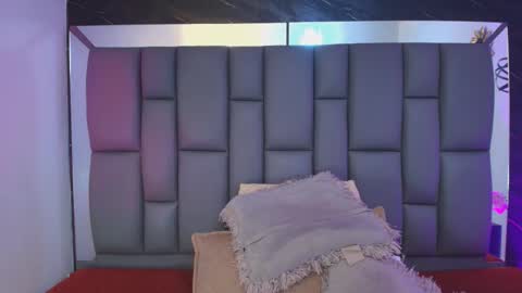 Mia online show from February 2026 12:13:02 PM