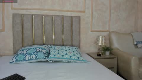 Snapshot of miaaffox chatting on February 2026 08:14:01 PM miaaffox online show from February 2026 08:14:01 PM