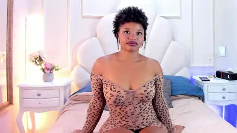 Snapshot of miaakittyy chatting on April 2026 11:48:01 AM miaakittyy online show from April 2026 11:48:01 AM