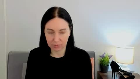 Mia online show from March 2026 04:11:02 PM