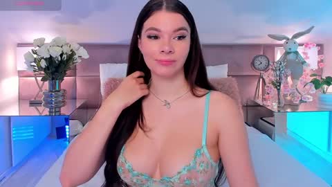 Mia online show from April 2026 07:41:01 PM