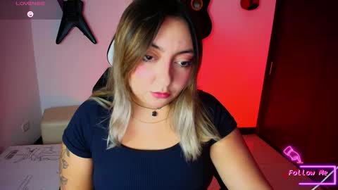 Andrea online show from November 2025 10:51:01 PM