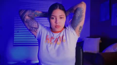 Snapshot of miacanela_xo chatting on December 2024 12:40:02 AM Mia online show from December 2024 12:40:02 AM