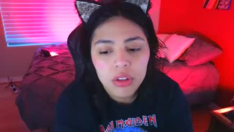 Snapshot of miacanela_xo chatting on December 2024 12:05:02 AM Mia online show from December 2024 12:05:02 AM