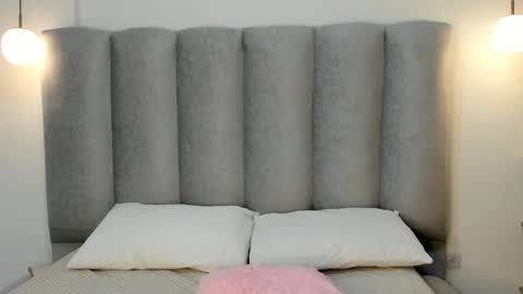 miacleark online show from December 2025 09:19:02 PM