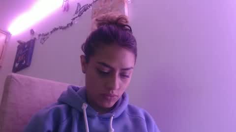 Miia  online show from January 2026 03:32:01 AM