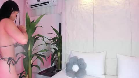 mia online show from February 2026 07:58:02 PM