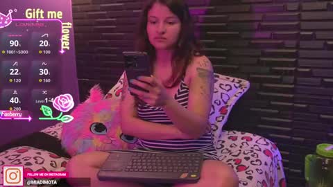 Mia online show from September 2025 05:34:01 AM