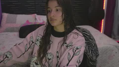 Mia online show from February 2026 01:04:02 AM