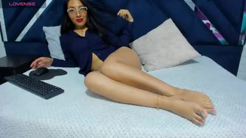 miadivinehyh online show from May 2026 01:41:01 PM