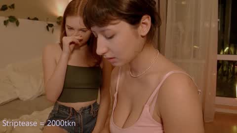 Snapshot of miafleur chatting on February 2025 06:45:01 PM Mia online show from February 2025 06:45:01 PM