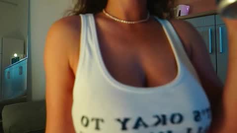 Snapshot of miafleur chatting on October 2025 02:18:02 PM Mia online show from October 2025 02:18:02 PM