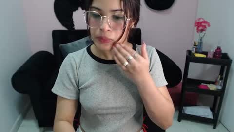 Snapshot of miafuckpussyhard chatting on December 2025 12:23:02 PM miafuckpussyhard online show from December 2025 12:23:02 PM