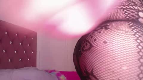 mia online show from February 2026 01:03:02 AM