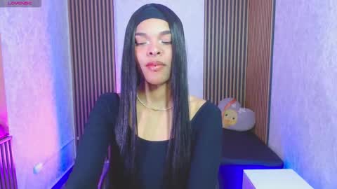 Mia online show from November 2025 03:08:02 AM