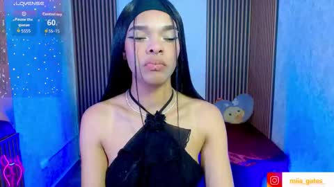 Mia online show from November 2025 02:11:02 AM