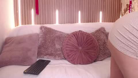 Snapshot of miaginger_ chatting on May 2026 09:23:02 PM Mia online show from May 2026 09:23:02 PM