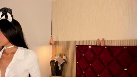 Miah and Bella online show from October 2025 07:04:02 PM